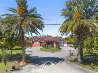 Peaceful Yet Convenient Country Living