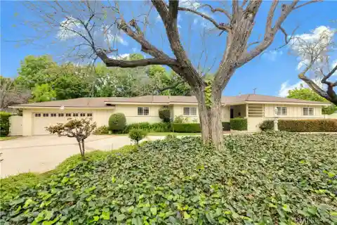 Spacious and Inviting Ranch-Style Home