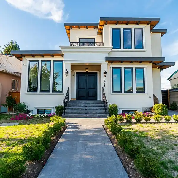 BEAUTIFULLY DESIGNED AND IMPECCABLY BUILT CUSTOM HOME