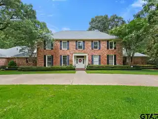 Georgian-style Estate on Three Wooded Acres