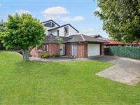 INCREDIBLE FAMILY HOME IN A GREAT AUCKLAND NEIGHBORHOOD
