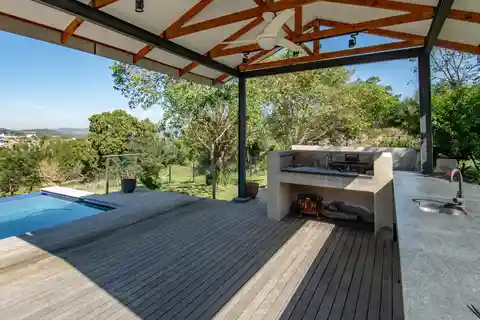 Eco Estate Luxury and Putting Green