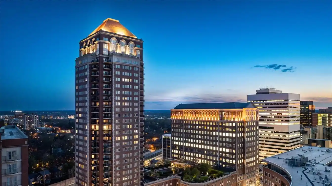 Full-floor Penthouse in the Plaza