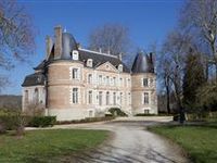 ELEGANT CHATEAU IN THE SOLOGNE AREA