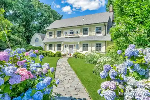 Enchanting Nantucket-like Retreat