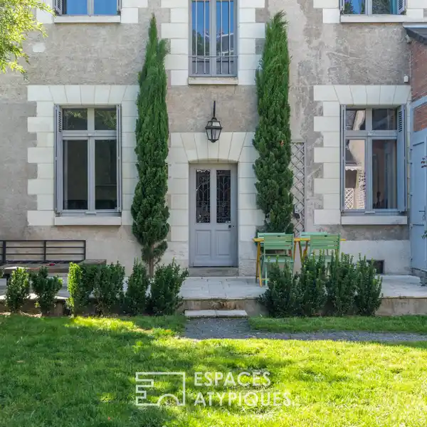 ELEGANT AND SPACIOUS TOWNHOUSE