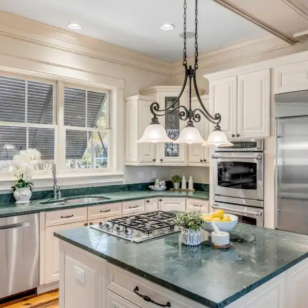 BEAUTIFUL HOME NESTLED ON THE CHARLESTON HARBOR