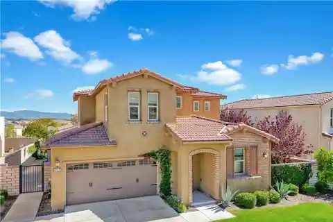 Elegant Gated Community Home with Upgraded Kitchen