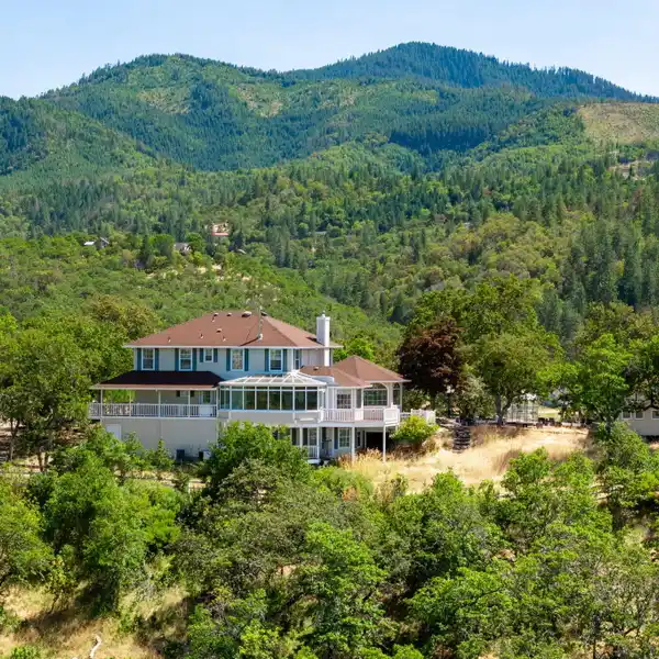 SOUTHERN OREGON DREAM RANCH
