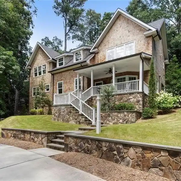 EXQUISITE HAMPTONS-INSPIRED HOME IN CHASTAIN PARK