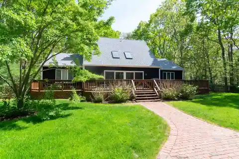 Modern Sagaponack Retreat