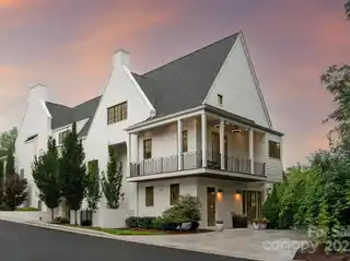 Sophisticated Living Meets Prime Walkable Location