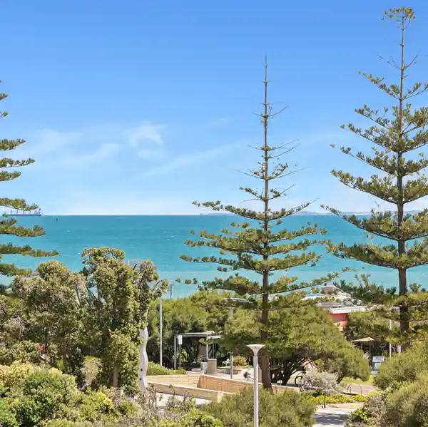 UNIQUE BEACHFRONT APARTMENT