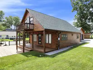 Charming Cabin with Private Dock