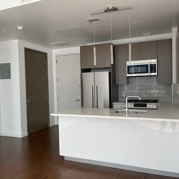 BEAUTIFULLY DESIGNED CONDO AT STAR TOWER