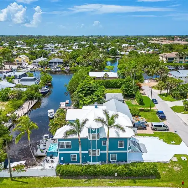 STUNNING DIRECT GULF ACCESS HOME