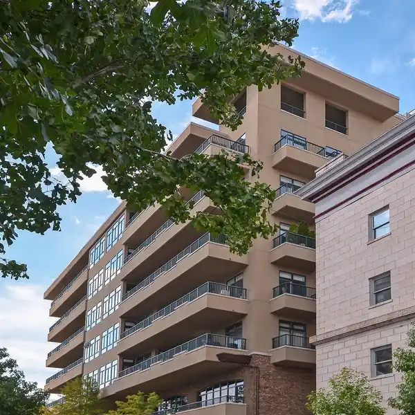 DOWNTOWN ASHEVILLE CONDO WITH MOUNTAIN VIEWS