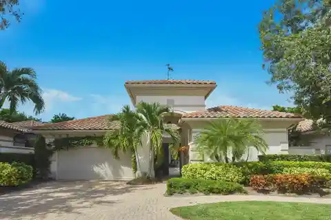 Luxury Courtyard Home Tucked Within Exclusive Gate