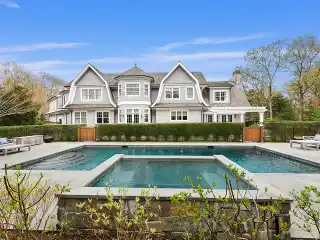 Grand Estate of Hamptons Traditional Style