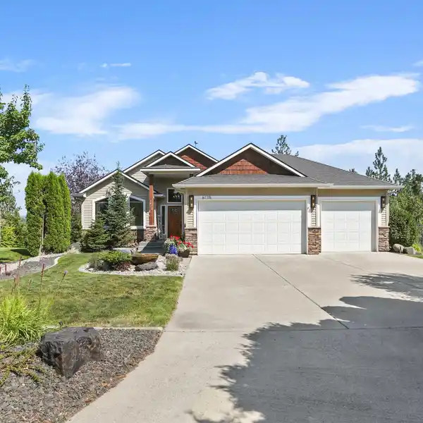 DAYLIGHT RANCHER ON A SECLUDED CUL-DE-SAC