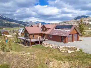 Mountain Charm with Modern Updates