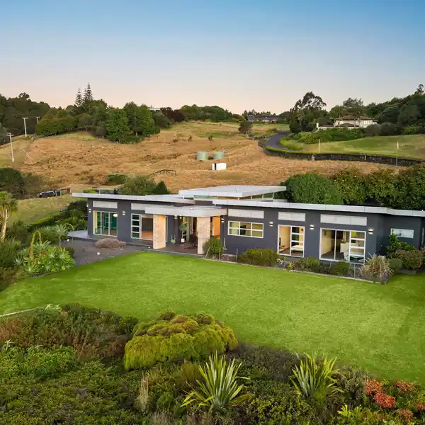 NORTH-FACING ESTATE WITH BREATHTAKING VISTAS