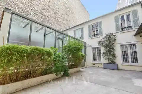 Peaceful Luxury Apartment Near the Invalides Dome