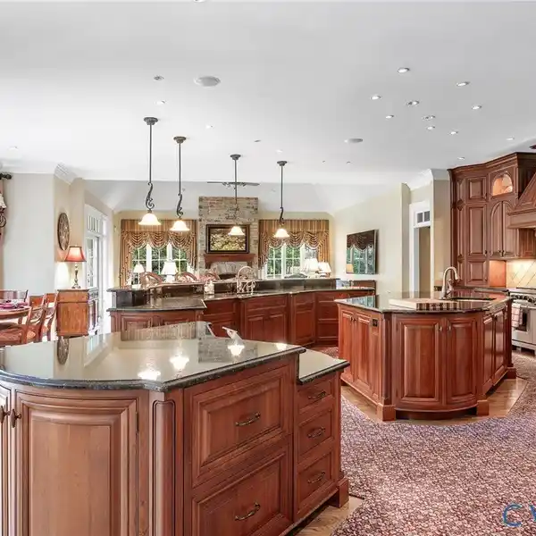 STUNNING CUSTOM BUILT HOME IN PRESTIGIOUS SALISBURY NEIGHBORHOOD