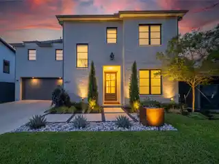 Contemporary Private Oasis