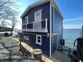 Exceptional Lakefront Getaway
