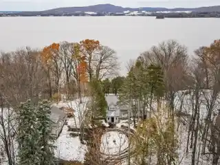 Unbeatable Waterfront Setting