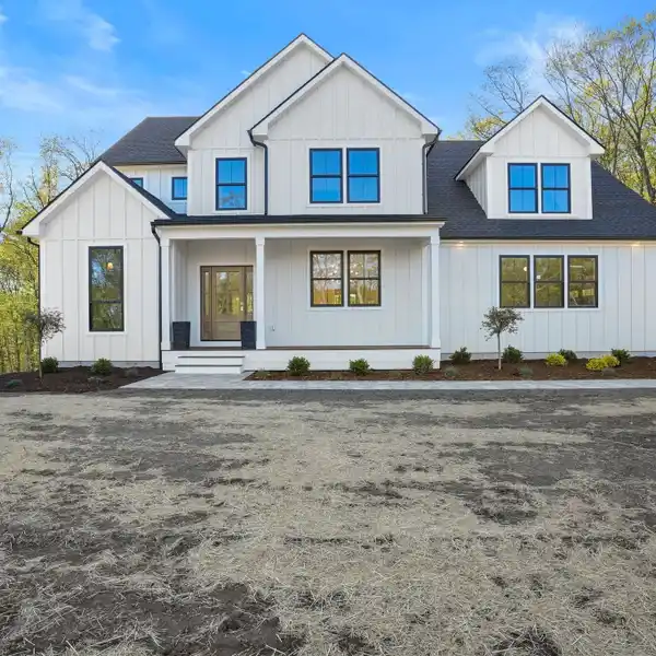 MODERN FARMHOUSE WITH HIGH-END FINISHES