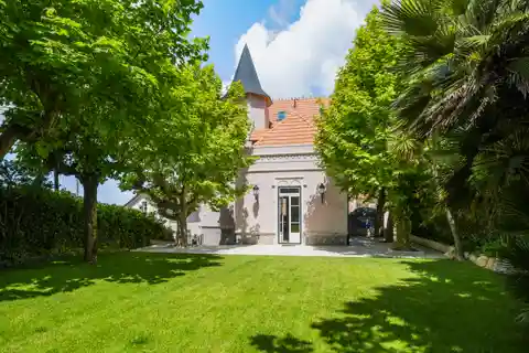 Circa 1889 Villa in Sintra