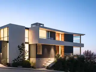 Architectural Masterpiece on the Peak of Clarendon Heights