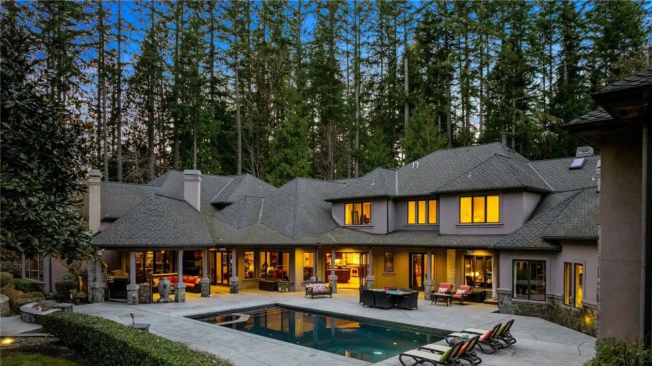 Stunning Estate Embodying Pacific Northwest Grandeur