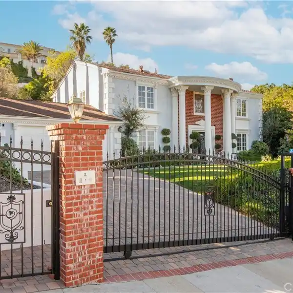 GATED ESTATE IN THE PRESTIGIOUS HILLS OF ENCINO