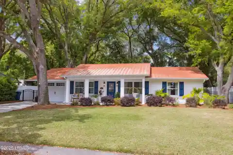 Pristine Coastal Cottage