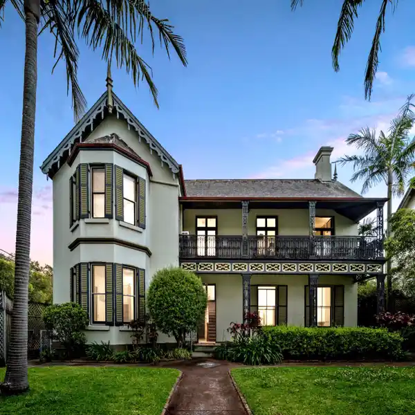 GRAND VICTORIAN ITALIANATE VILLA