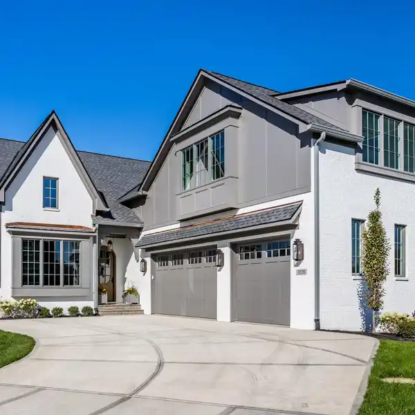 AN HEIRLOOM HOME OF ENDURING SOPHISTICATION