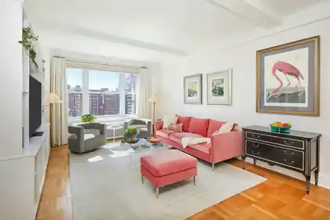 Sun-splashed Home with Panoramic Views