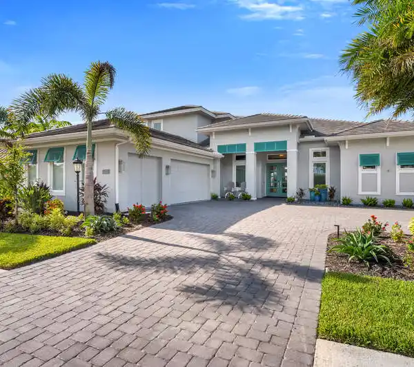 UNPARALLELED FLORIDA RESORT-STYLE LIVING