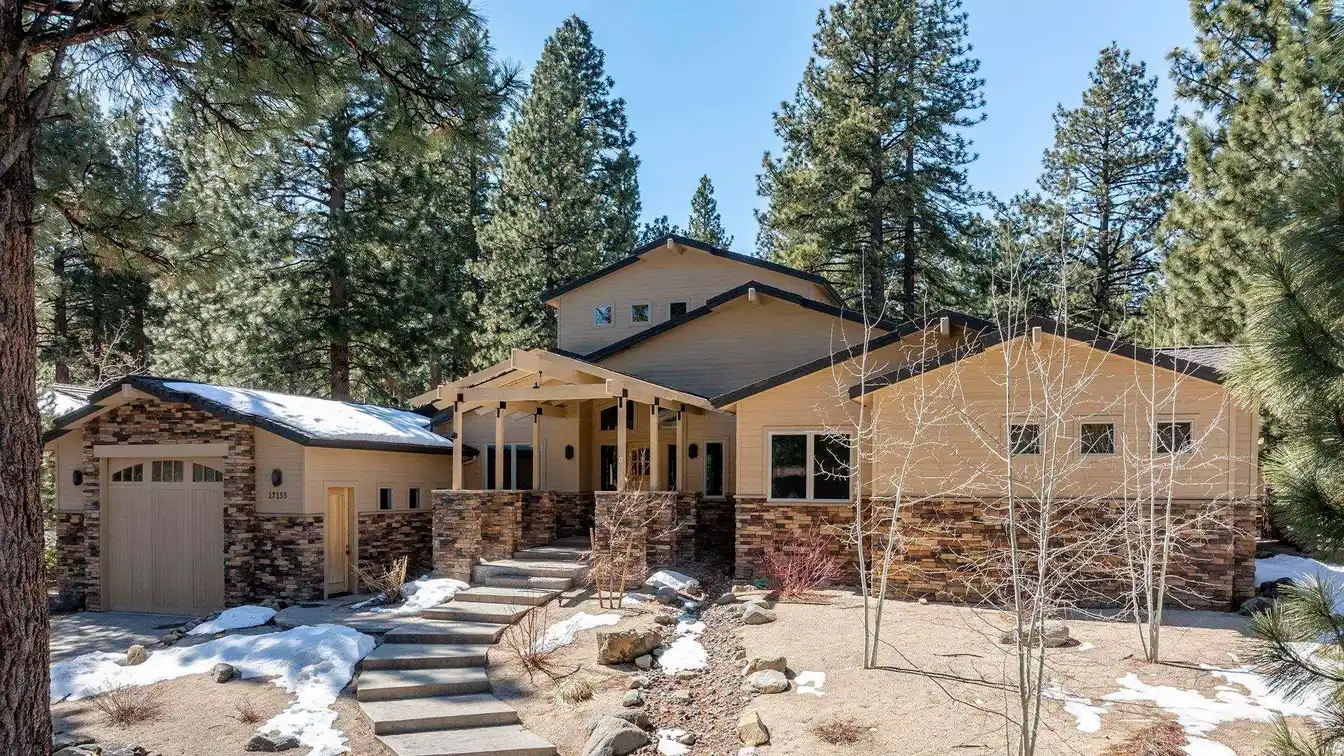Exquisite Single-story Home