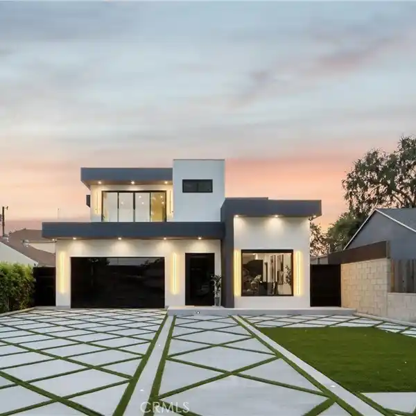 BURBANK SHOW STOPPER