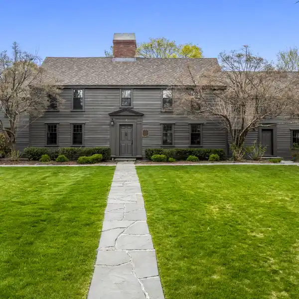 HAMMOND HOUSE - NEWLY RENOVATED CIRCA 1645 PROPERTY