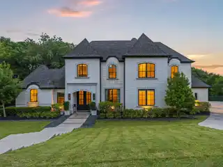 Luxurious Living in a Sought-After Community