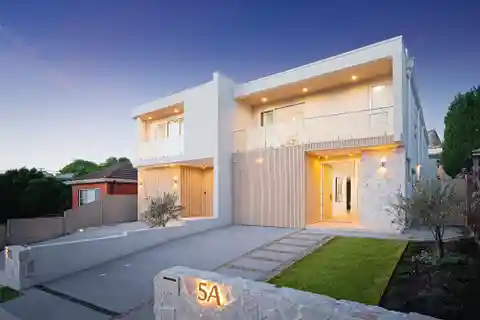 Contemporary Luxury with Architectural Precision