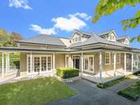 FULLY RENOVATED TRADITIONAL STUNNER