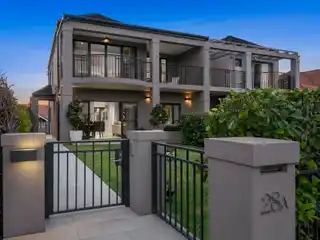 Remarkable Residence with Harbourside Luxury