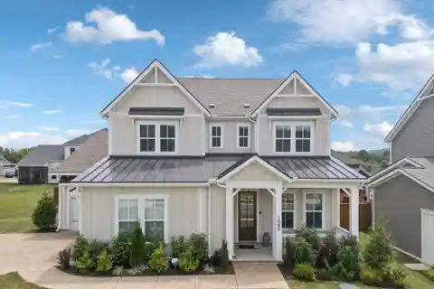 Style and Function in Pine Creek