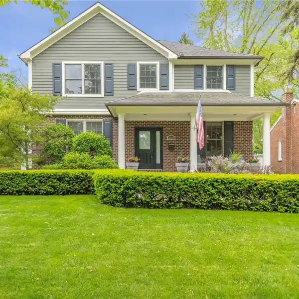 PERFECT FAMILY HOME NEAR TOP SCHOOLS